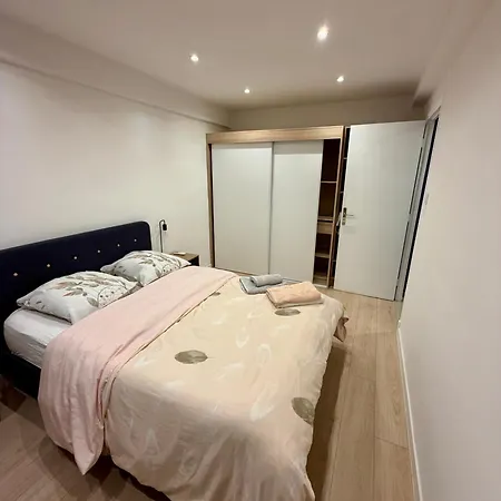 Azur One - Centre De ニース